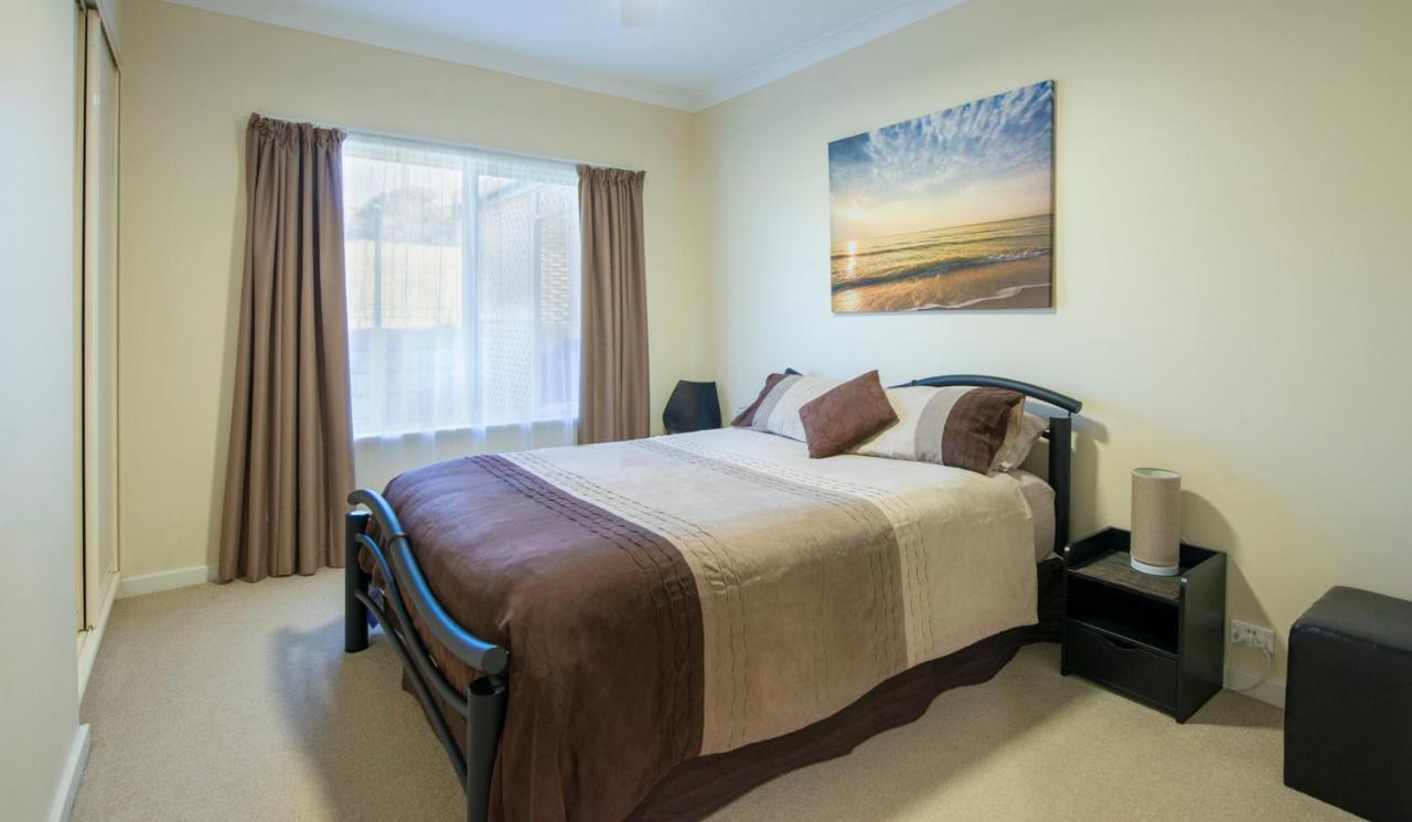 Searenity Holiday Accommodation Emu Bay Екстер'єр фото