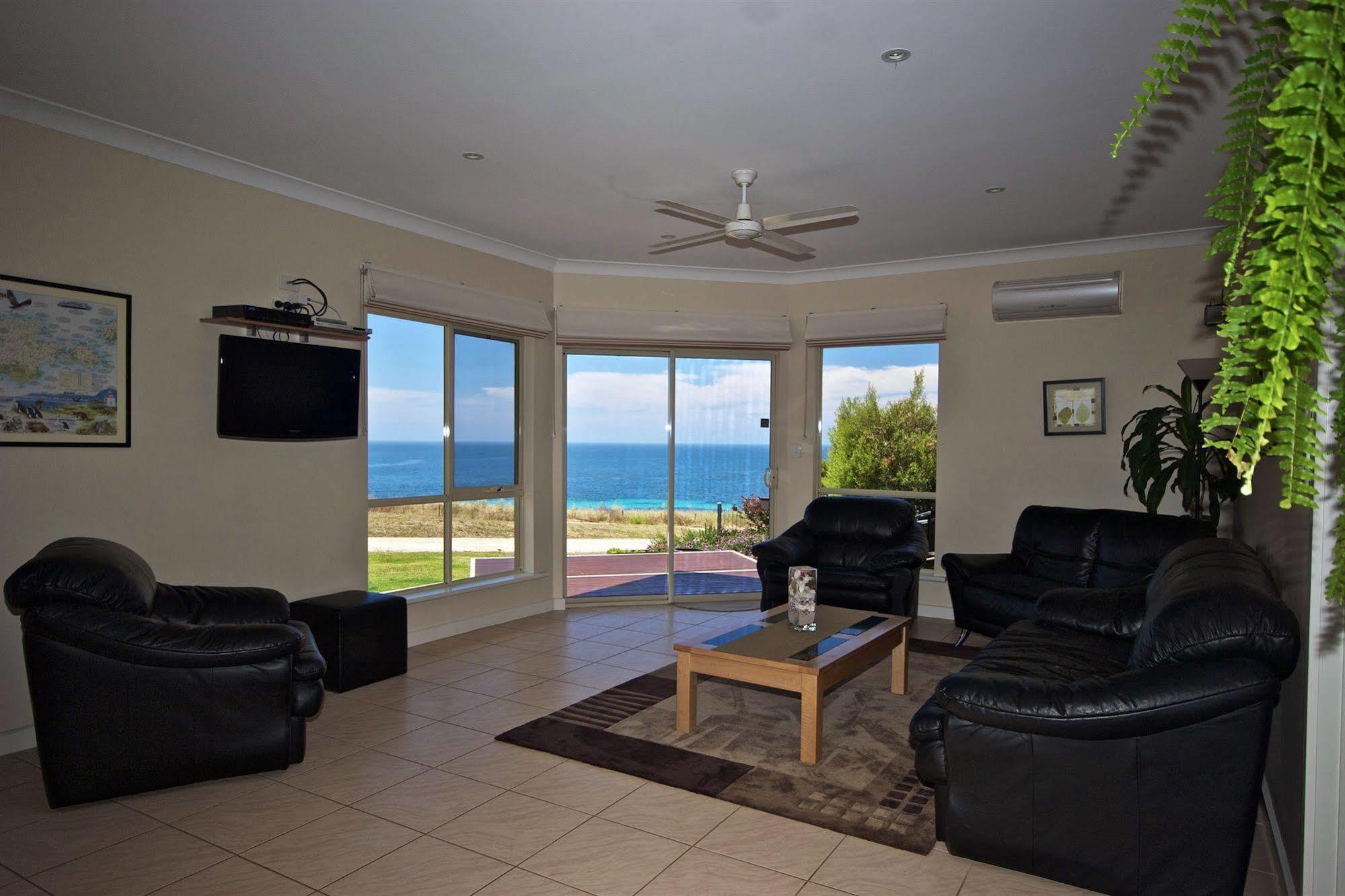 Searenity Holiday Accommodation Emu Bay Екстер'єр фото